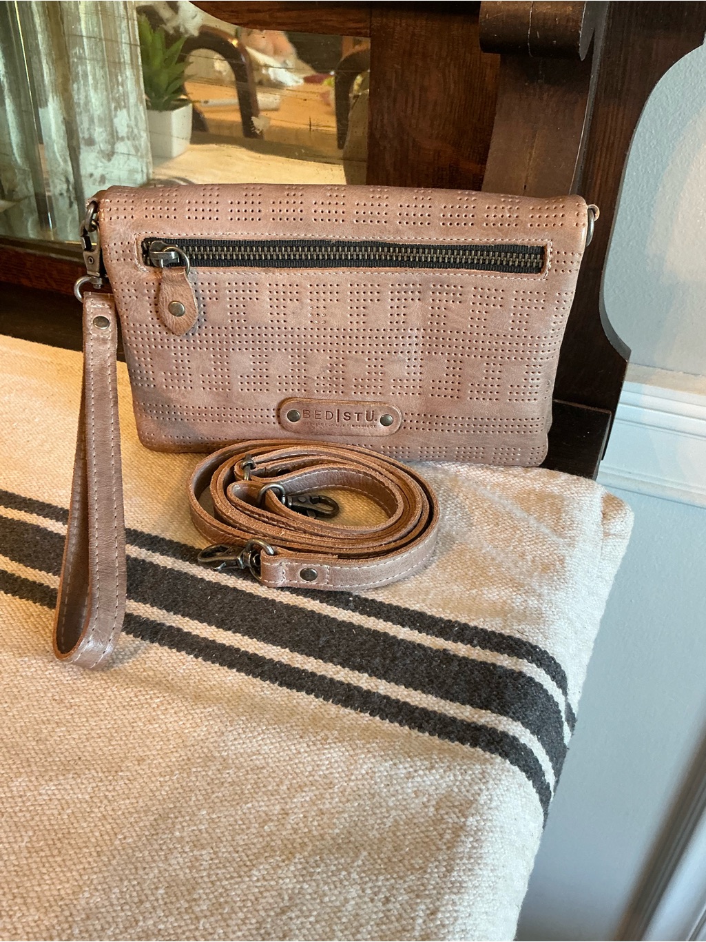 Nwot Bed Stu Bayshore Cadence Wallet Wristlet Clutch Bag Light Grey Rustic $179 — image 2 of 8